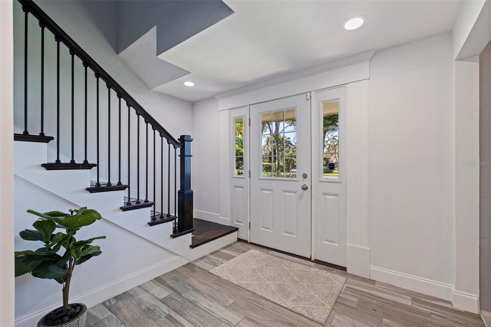Image 21 of 54 For 768 Pinellas Point Drive S