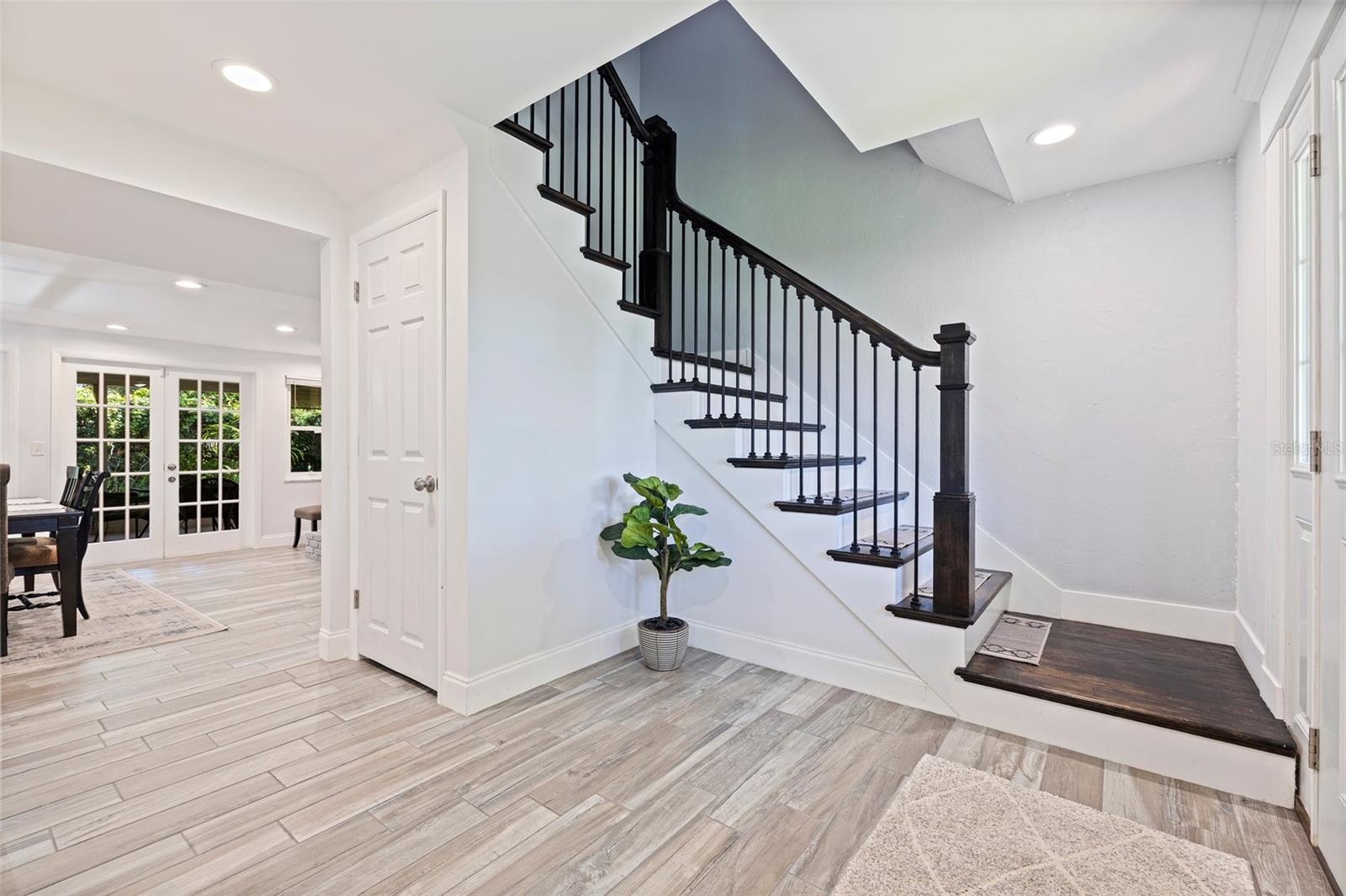 Image 3 of 54 For 768 Pinellas Point Drive S