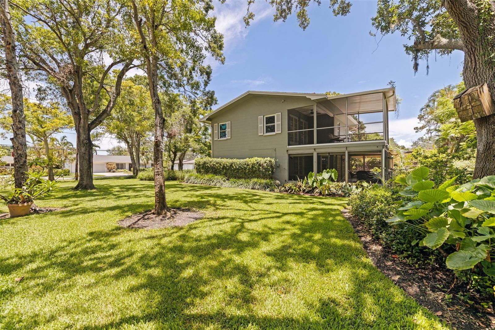 Image 40 of 54 For 768 Pinellas Point Drive S