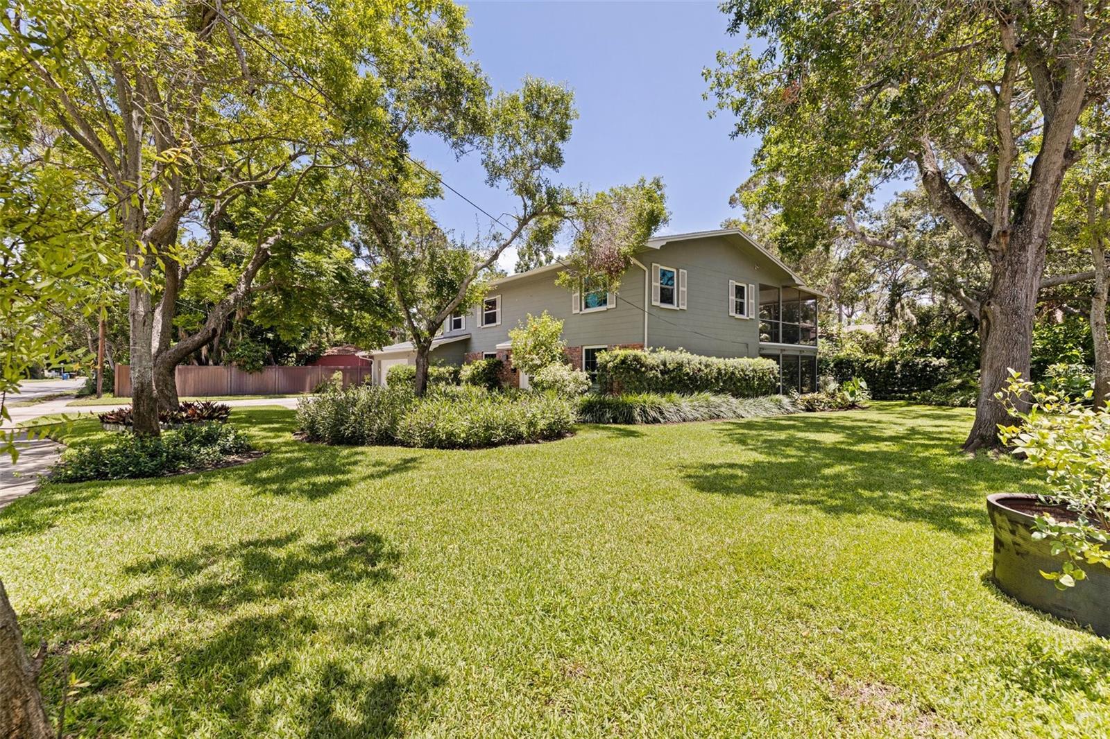 Image 41 of 54 For 768 Pinellas Point Drive S
