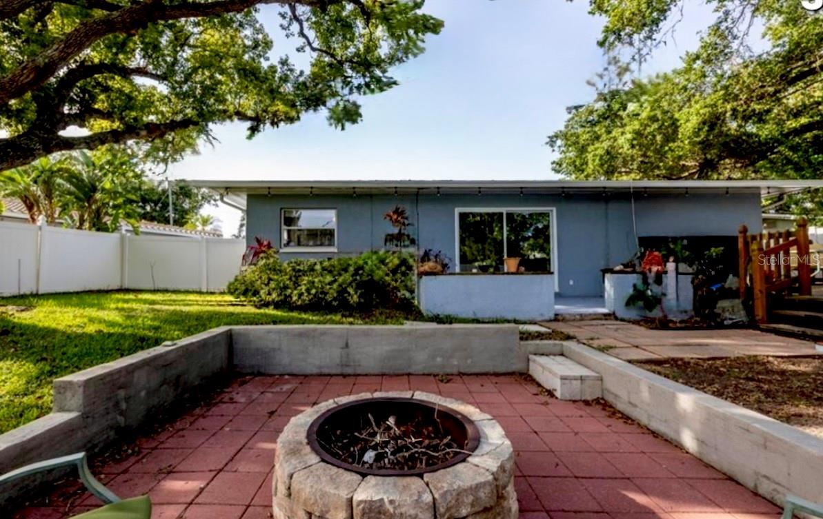 Image 2 of 6 For 10980 104th Avenue