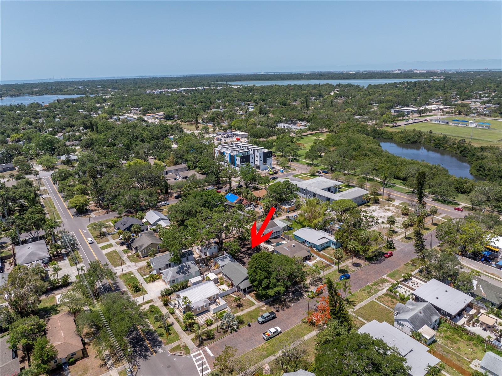 Listing photo id 8 for 320 20th Avenue S