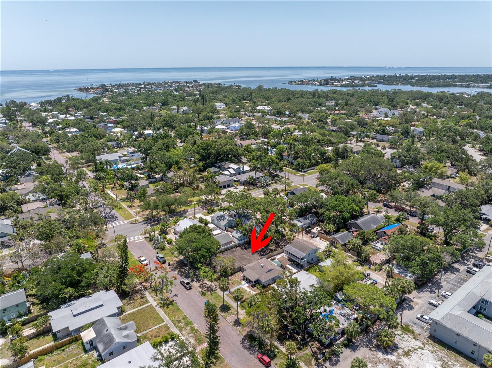 Listing photo id 10 for 320 20th Avenue S