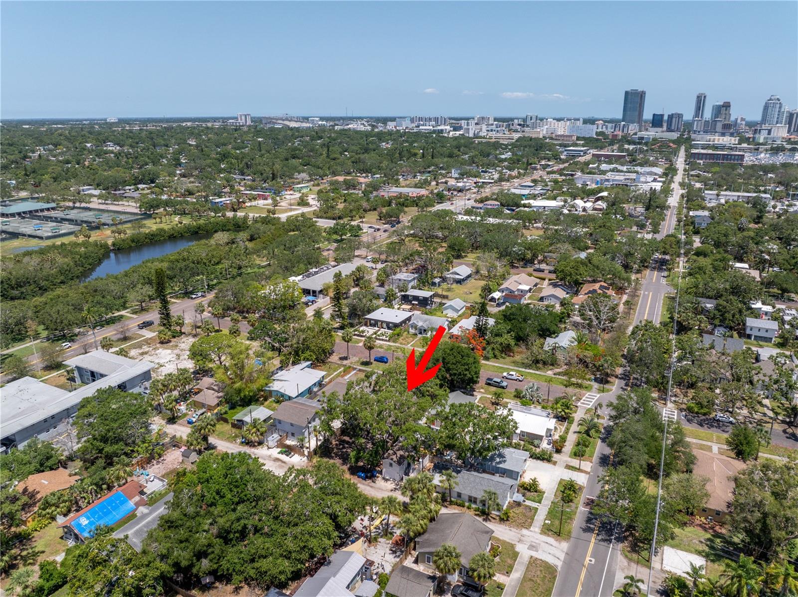 Listing photo id 5 for 320 20th Avenue S