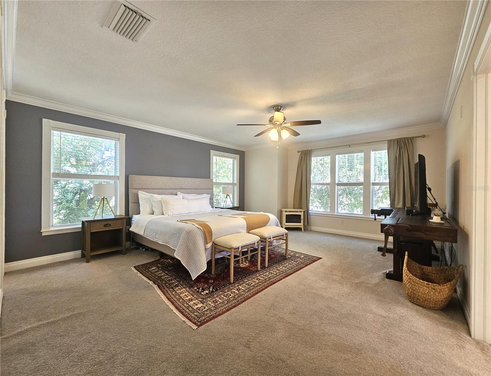 Image 22 of 48 For 7402 De Soto Street