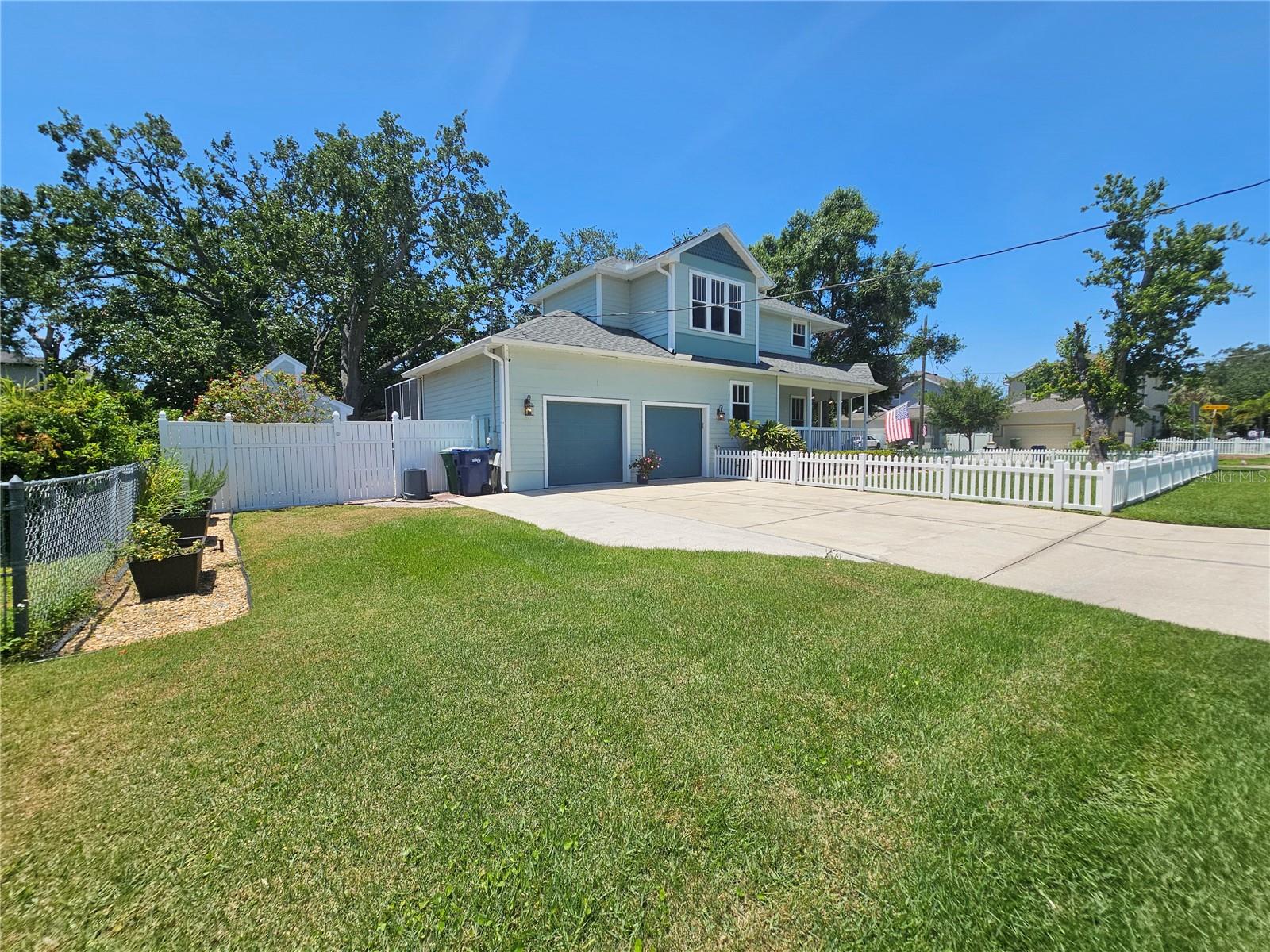 Image 3 of 48 For 7402 De Soto Street