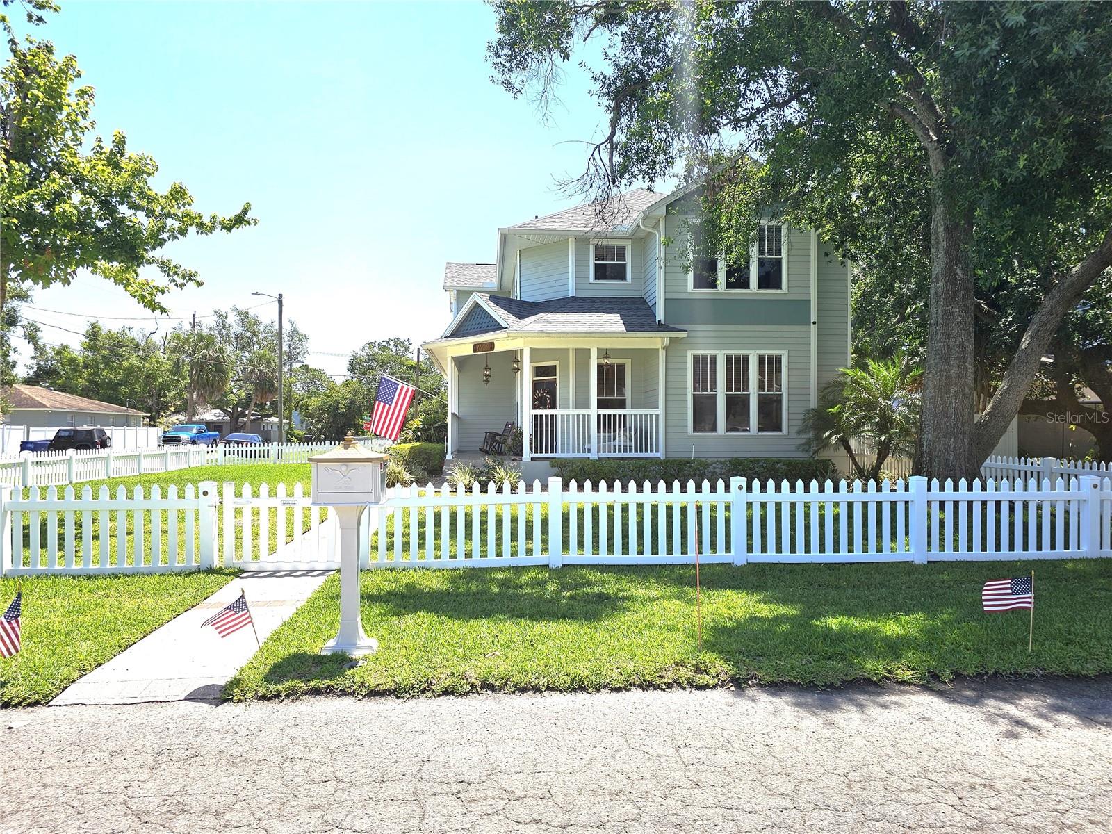 Image 5 of 48 For 7402 De Soto Street