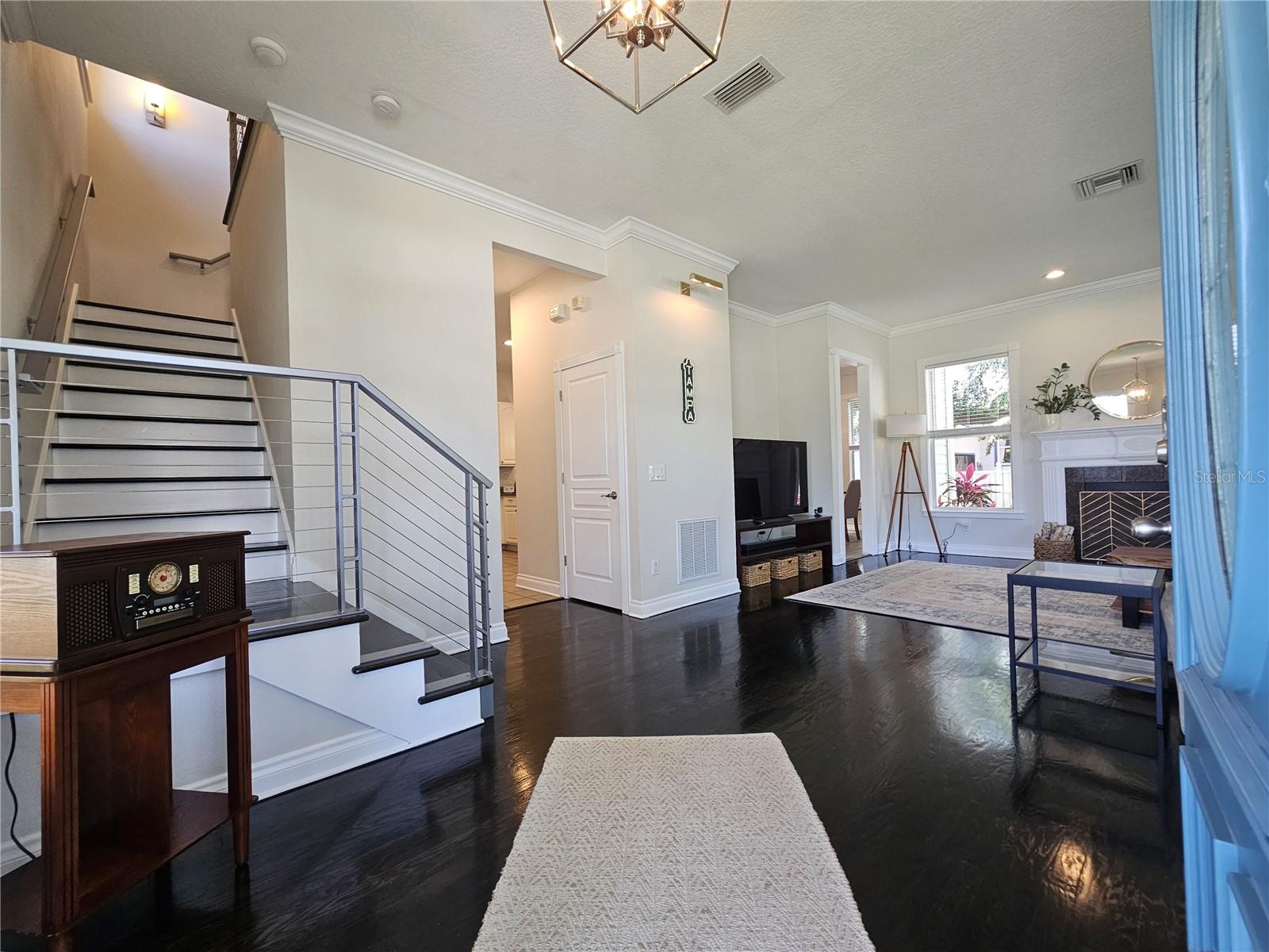 Image 9 of 48 For 7402 De Soto Street