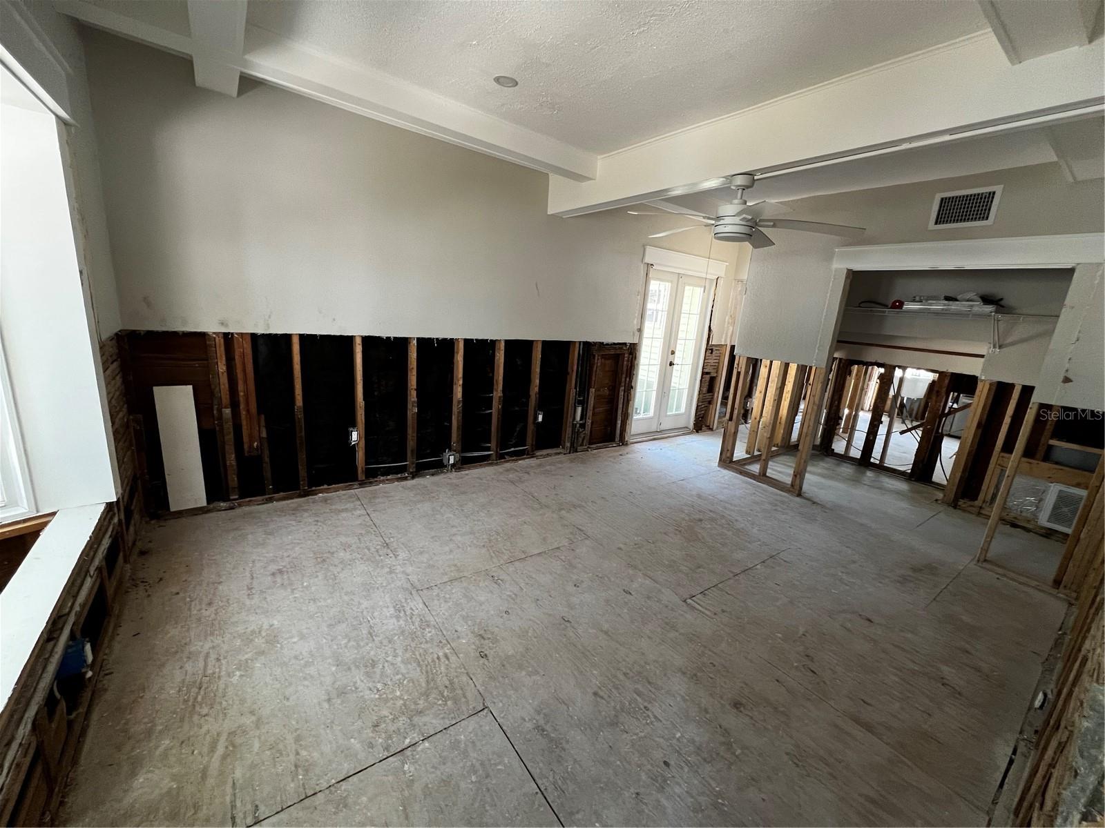 Image 12 of 51 For 301 81st Avenue Ne