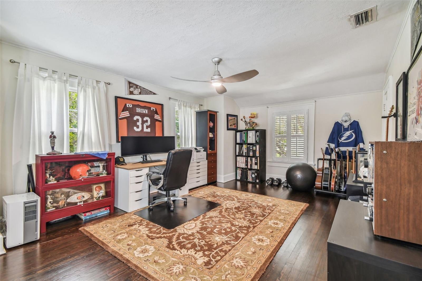 Image 33 of 51 For 301 81st Avenue Ne