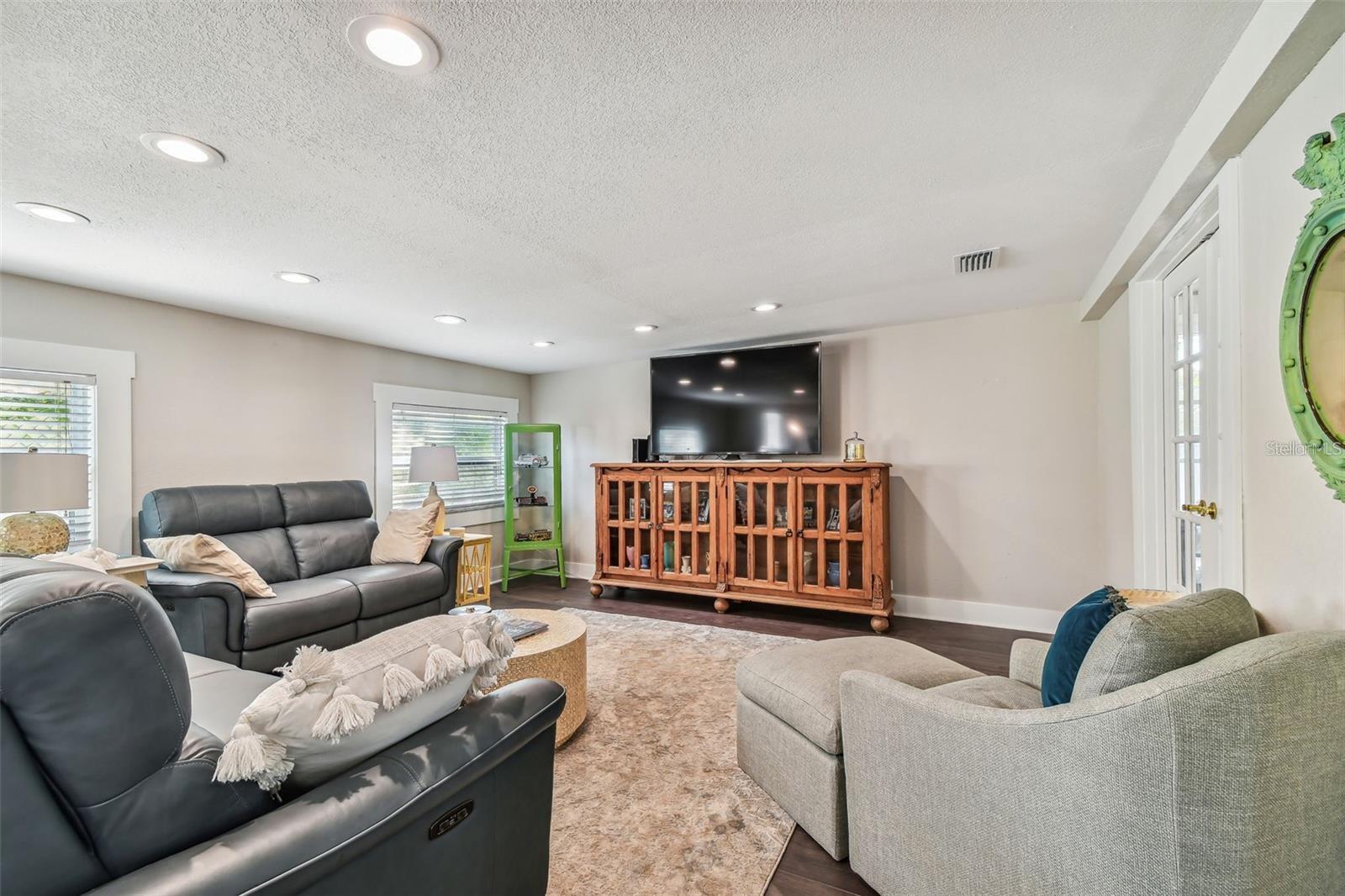 Image 45 of 51 For 301 81st Avenue Ne