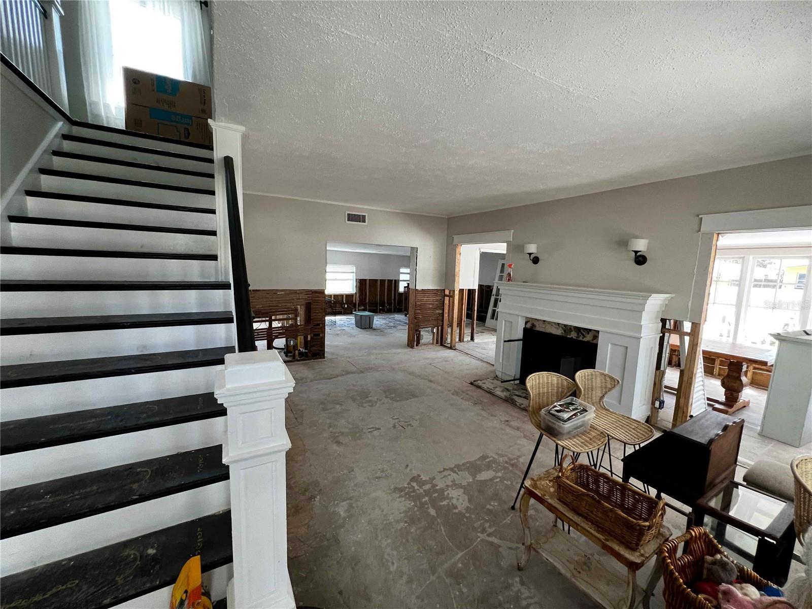 Image 5 of 51 For 301 81st Avenue Ne