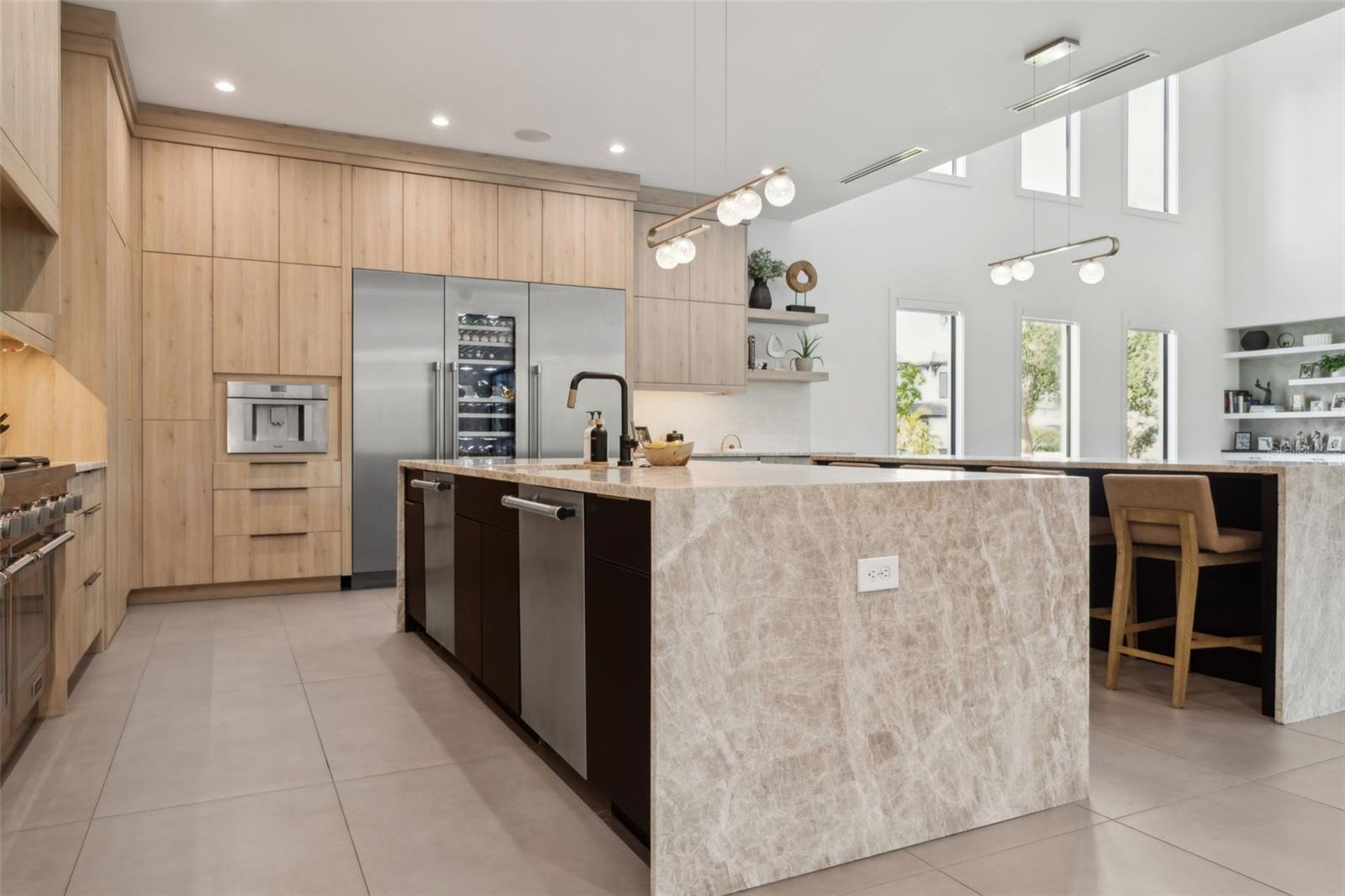 Listing photo id 10 for 2902 Beach Drive