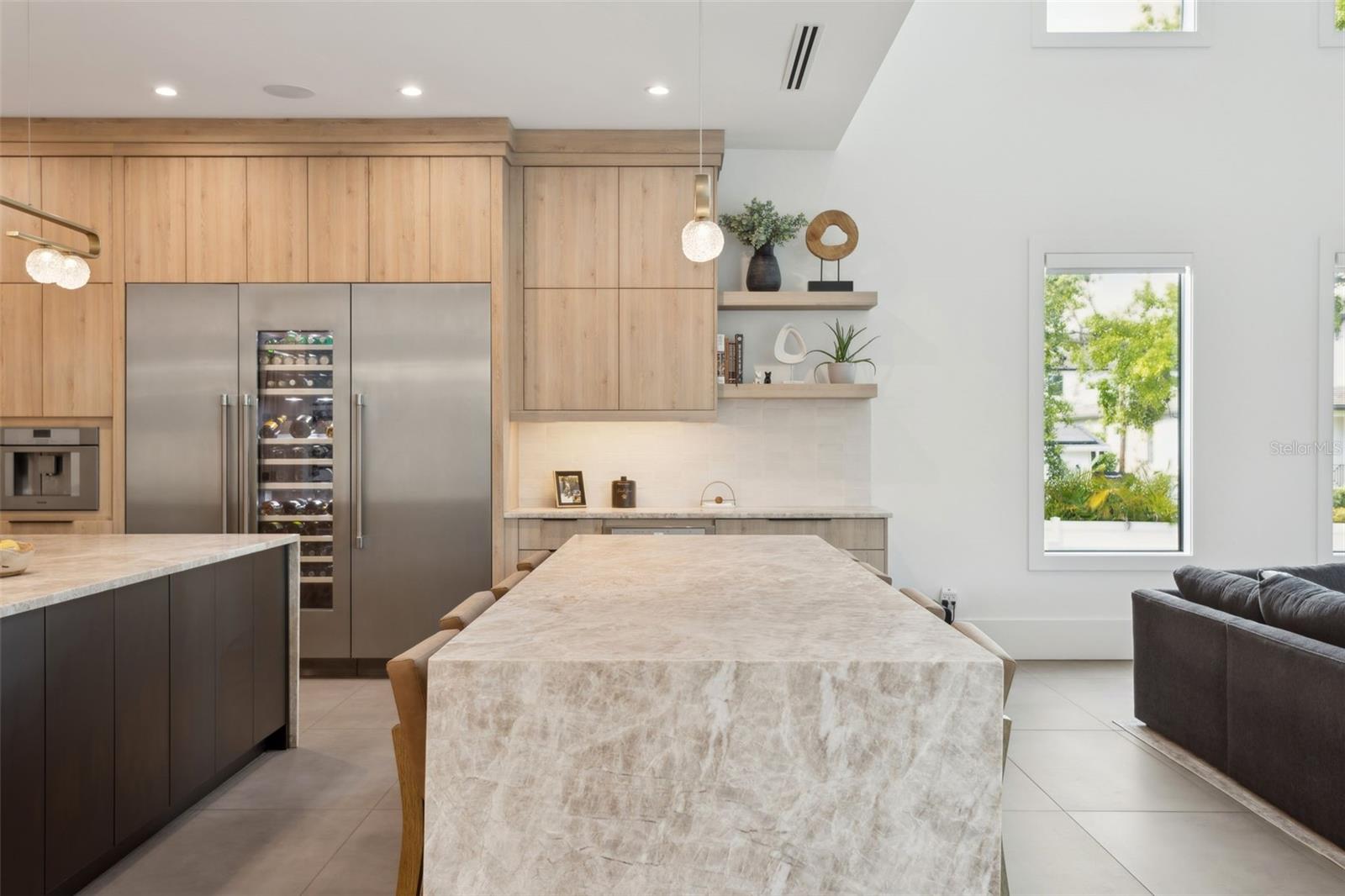 Listing photo id 11 for 2902 Beach Drive