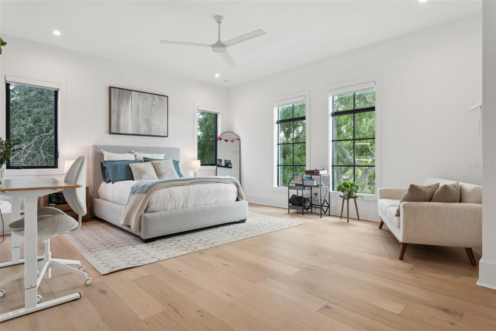 Listing photo id 27 for 2902 Beach Drive