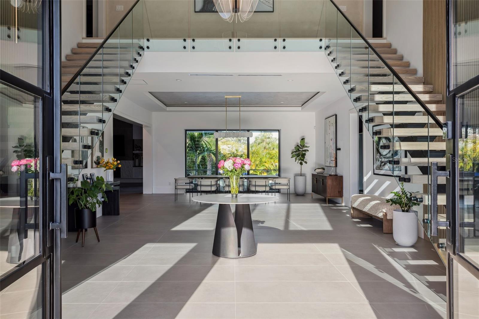 Listing photo id 1 for 2902 Beach Drive