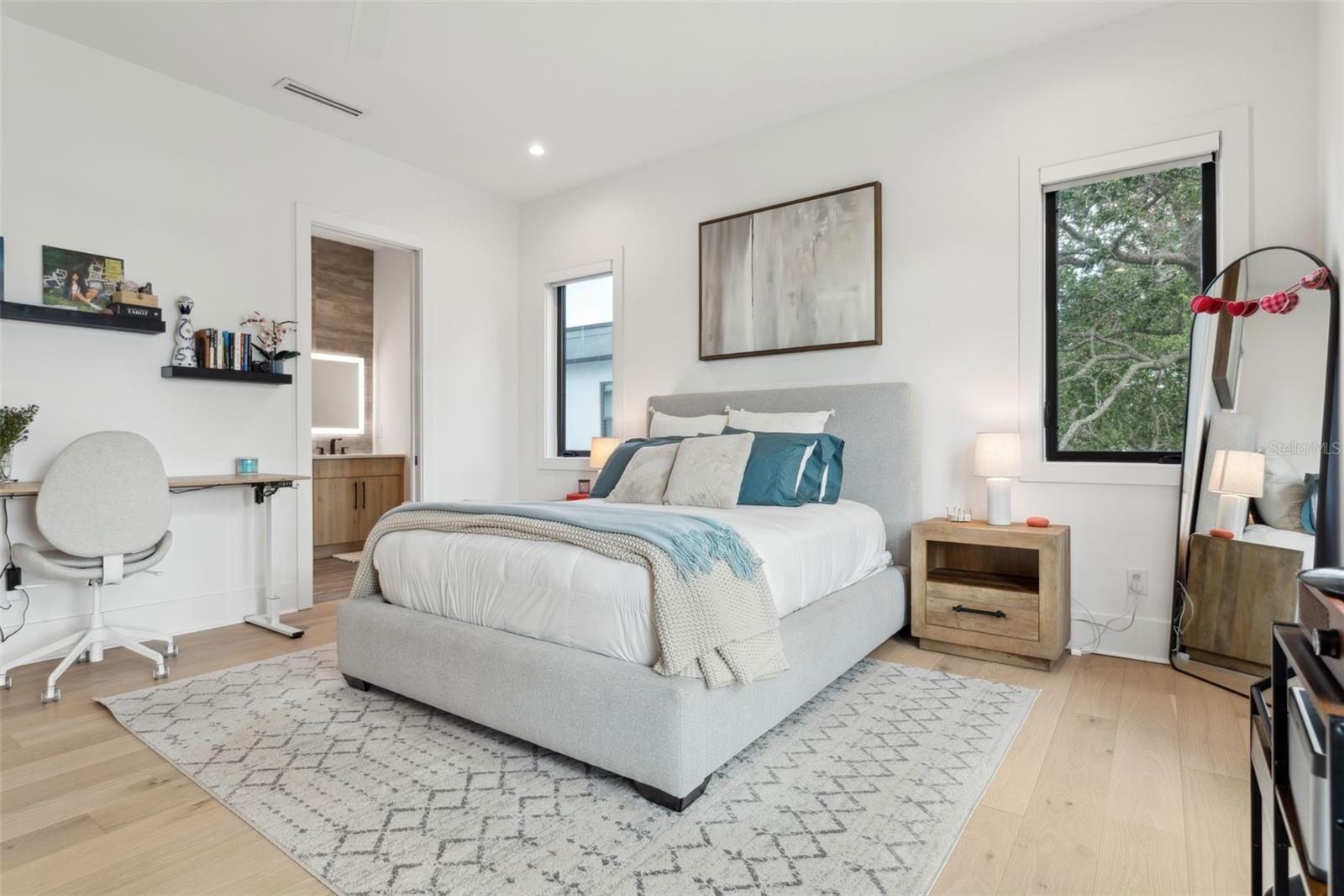 Listing photo id 28 for 2902 Beach Drive