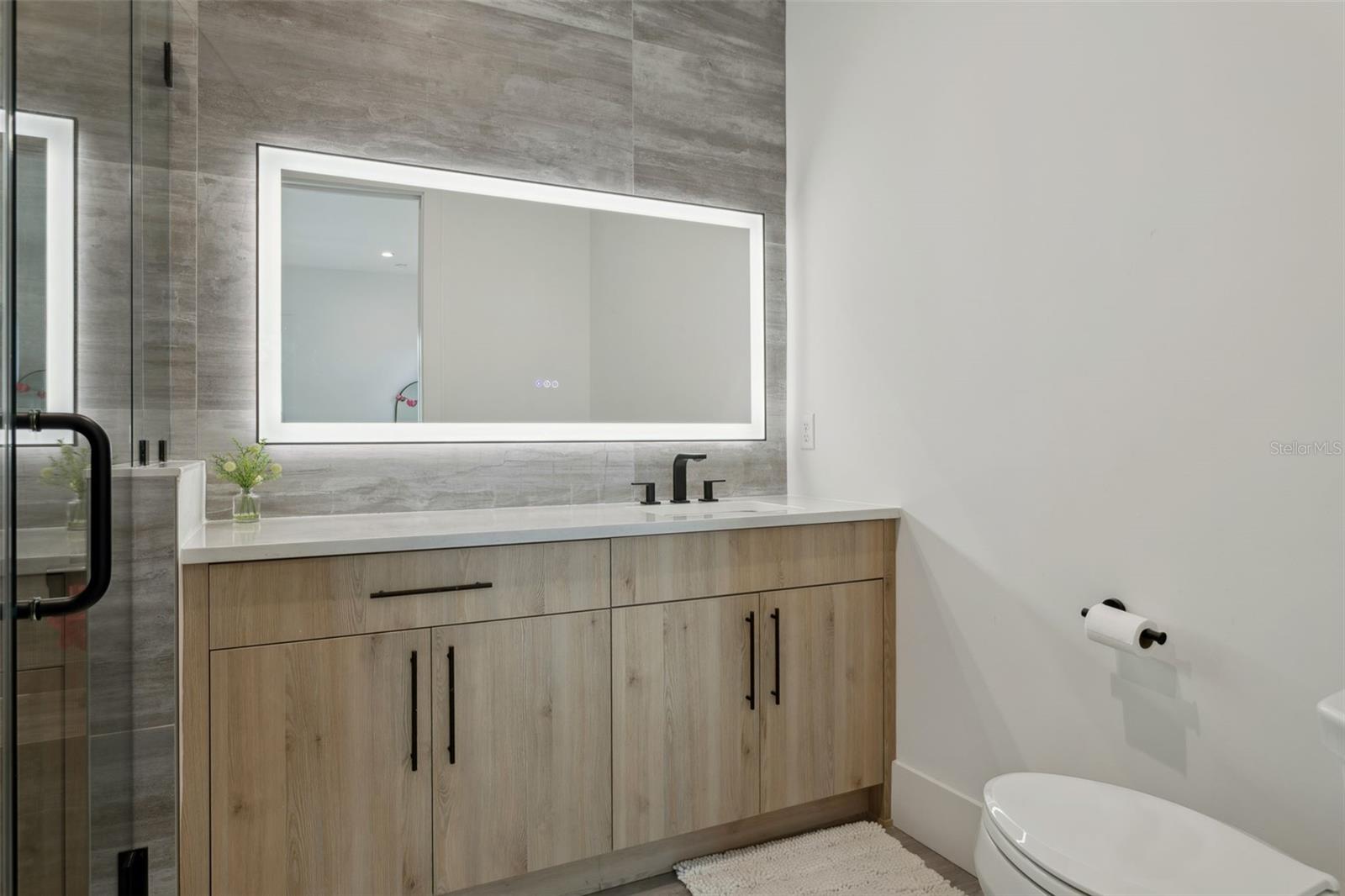 Listing photo id 30 for 2902 Beach Drive