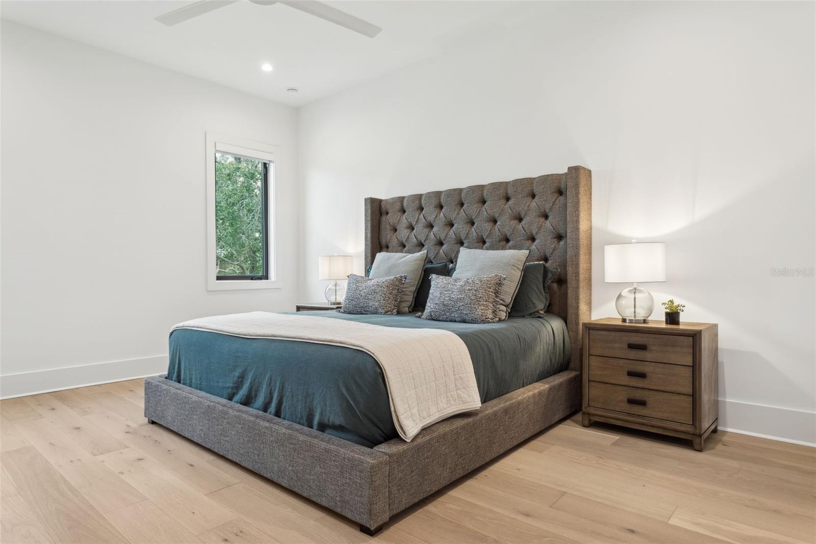 Listing photo id 31 for 2902 Beach Drive