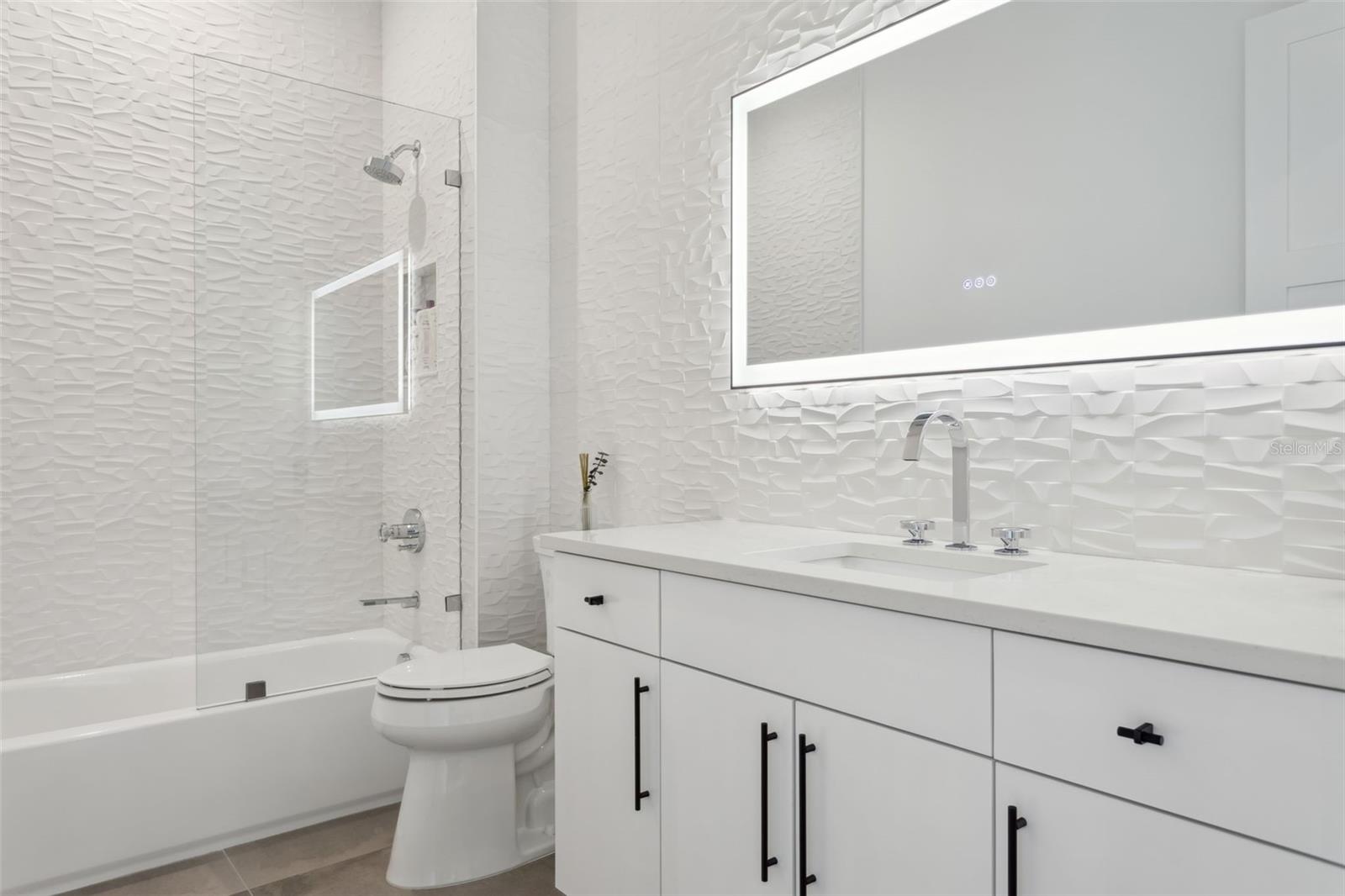 Listing photo id 32 for 2902 Beach Drive