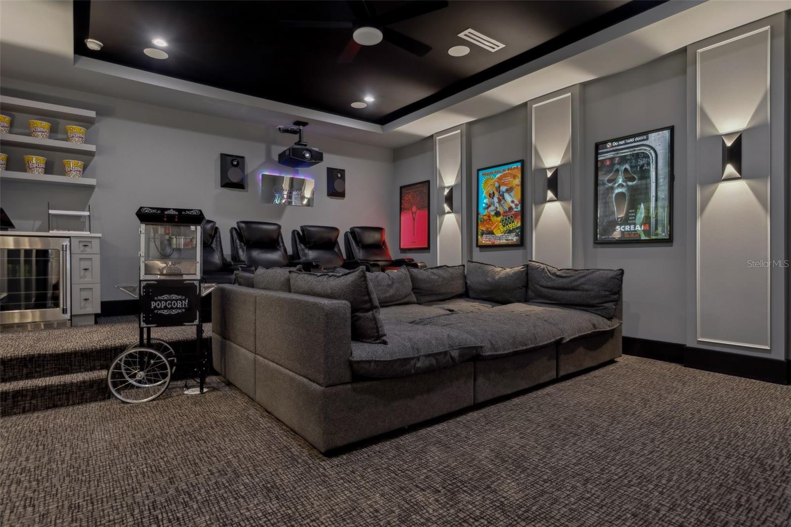 Listing photo id 37 for 2902 Beach Drive