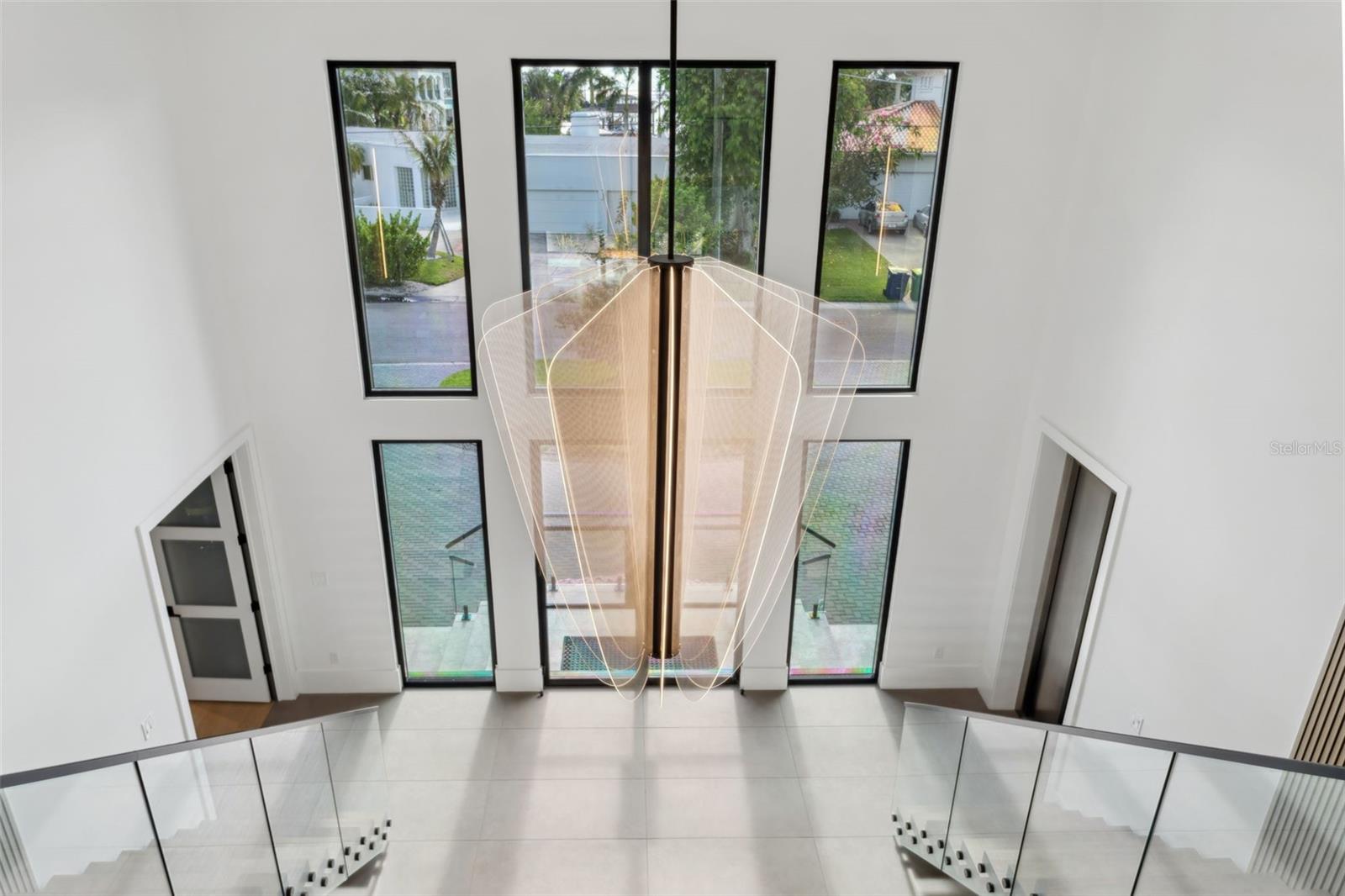 Listing photo id 2 for 2902 Beach Drive