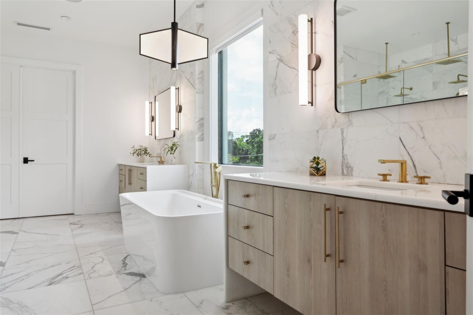 Listing photo id 41 for 2902 Beach Drive