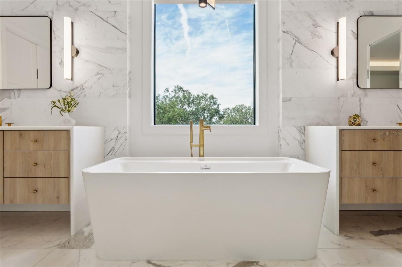 Listing photo id 45 for 2902 Beach Drive