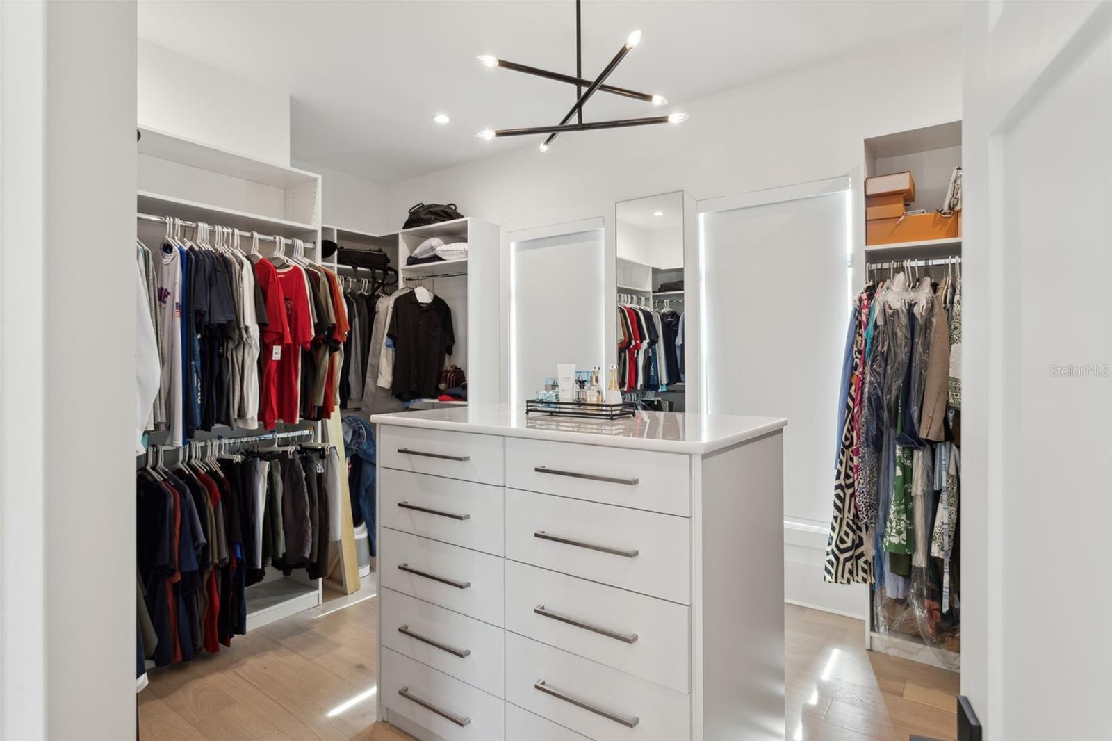 Listing photo id 49 for 2902 Beach Drive