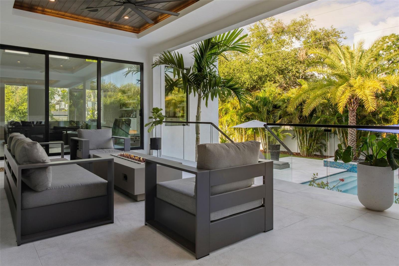 Listing photo id 54 for 2902 Beach Drive