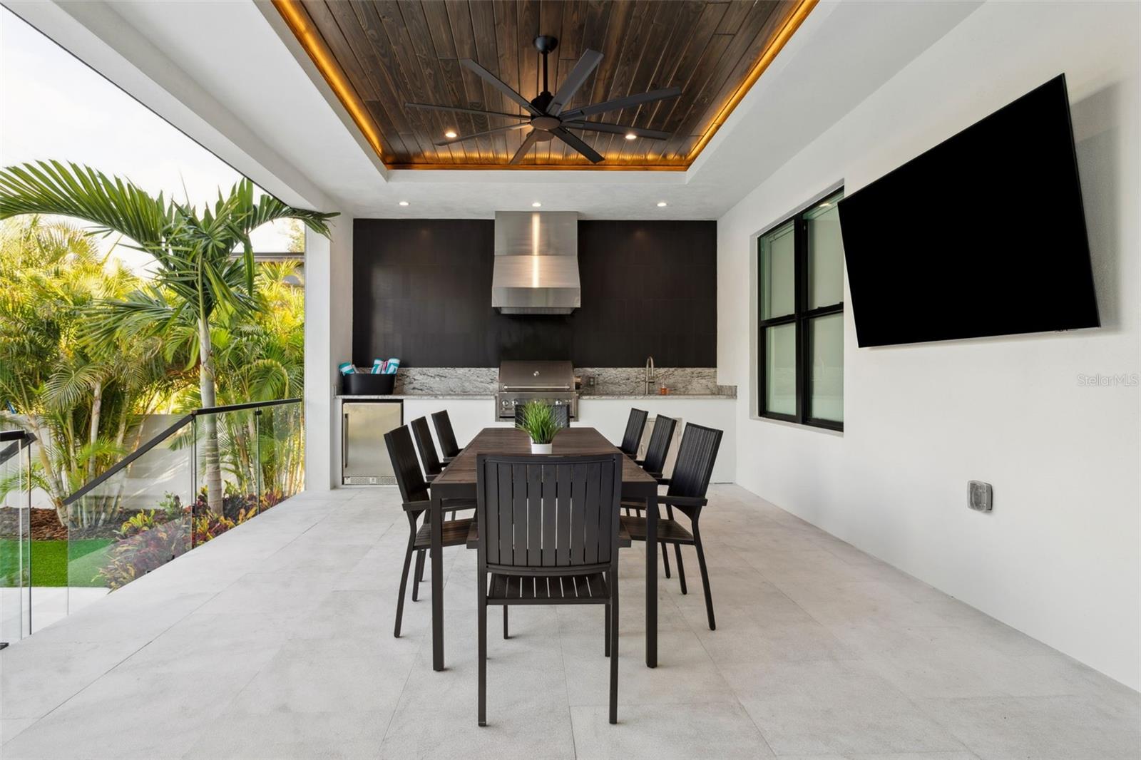 Listing photo id 55 for 2902 Beach Drive