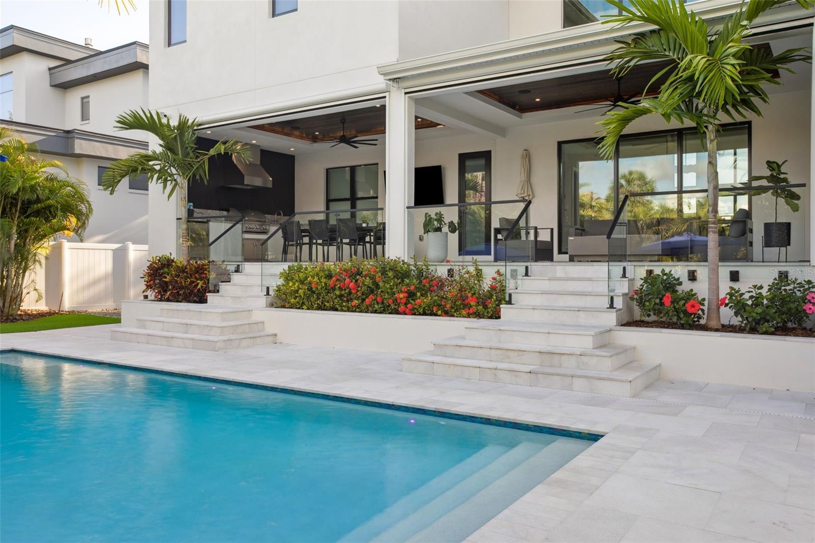 Listing photo id 63 for 2902 Beach Drive