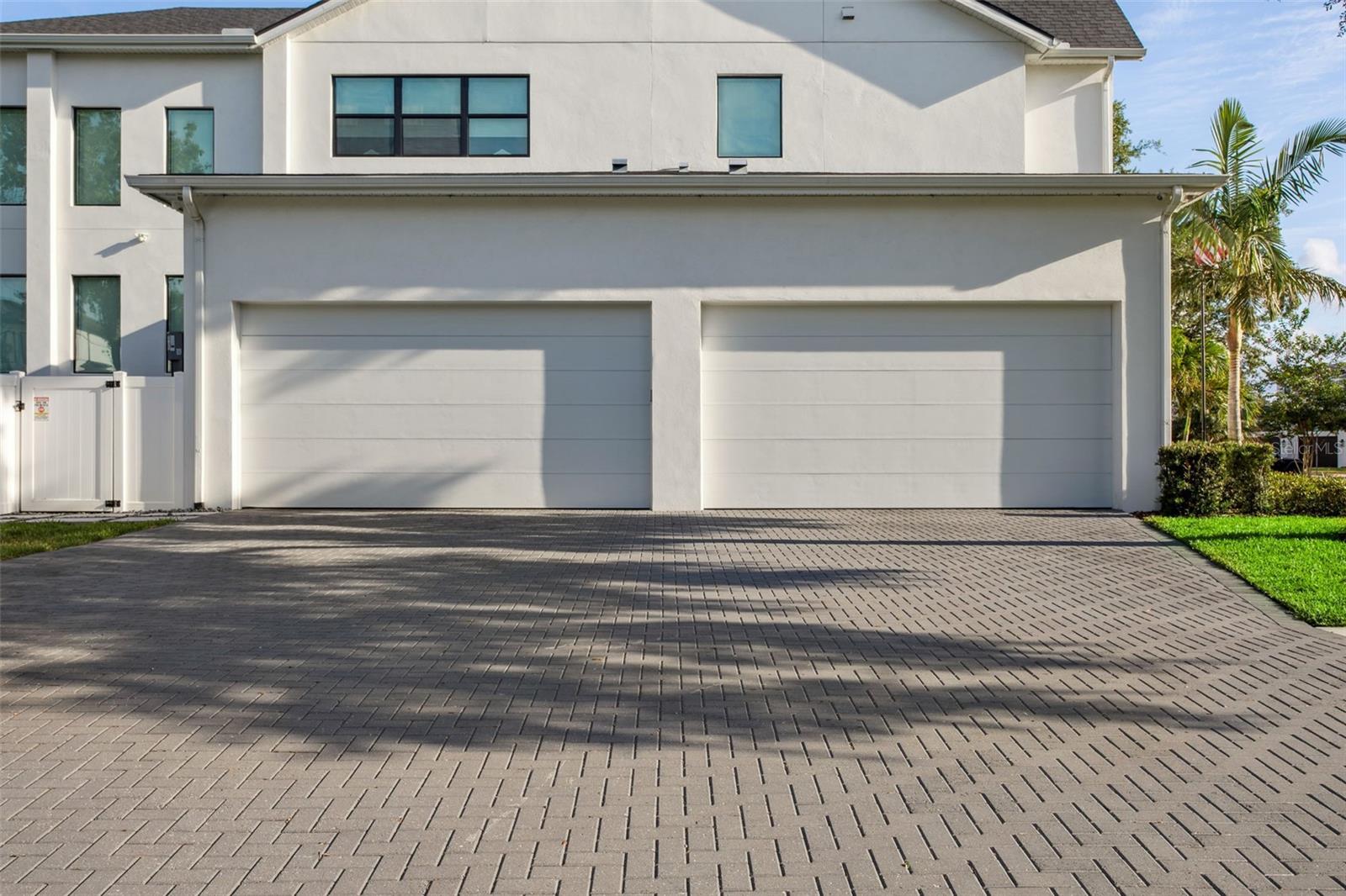 Listing photo id 67 for 2902 Beach Drive