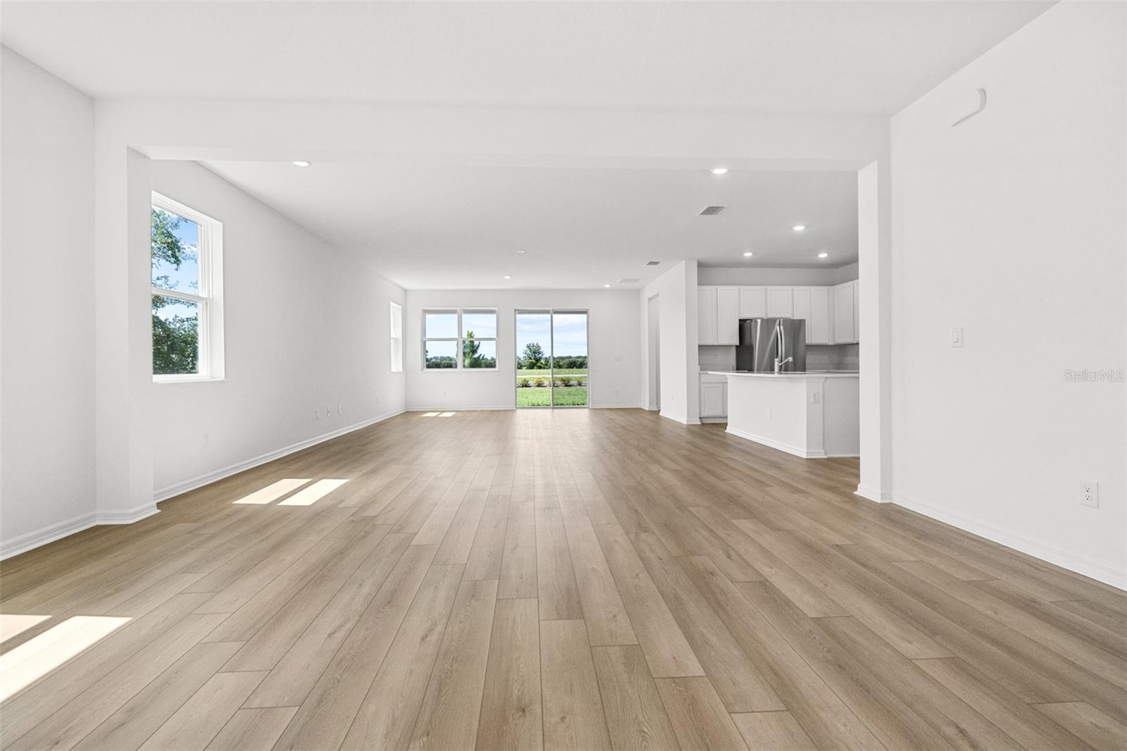 Image 10 of 49 For 29308 Kinsington Court