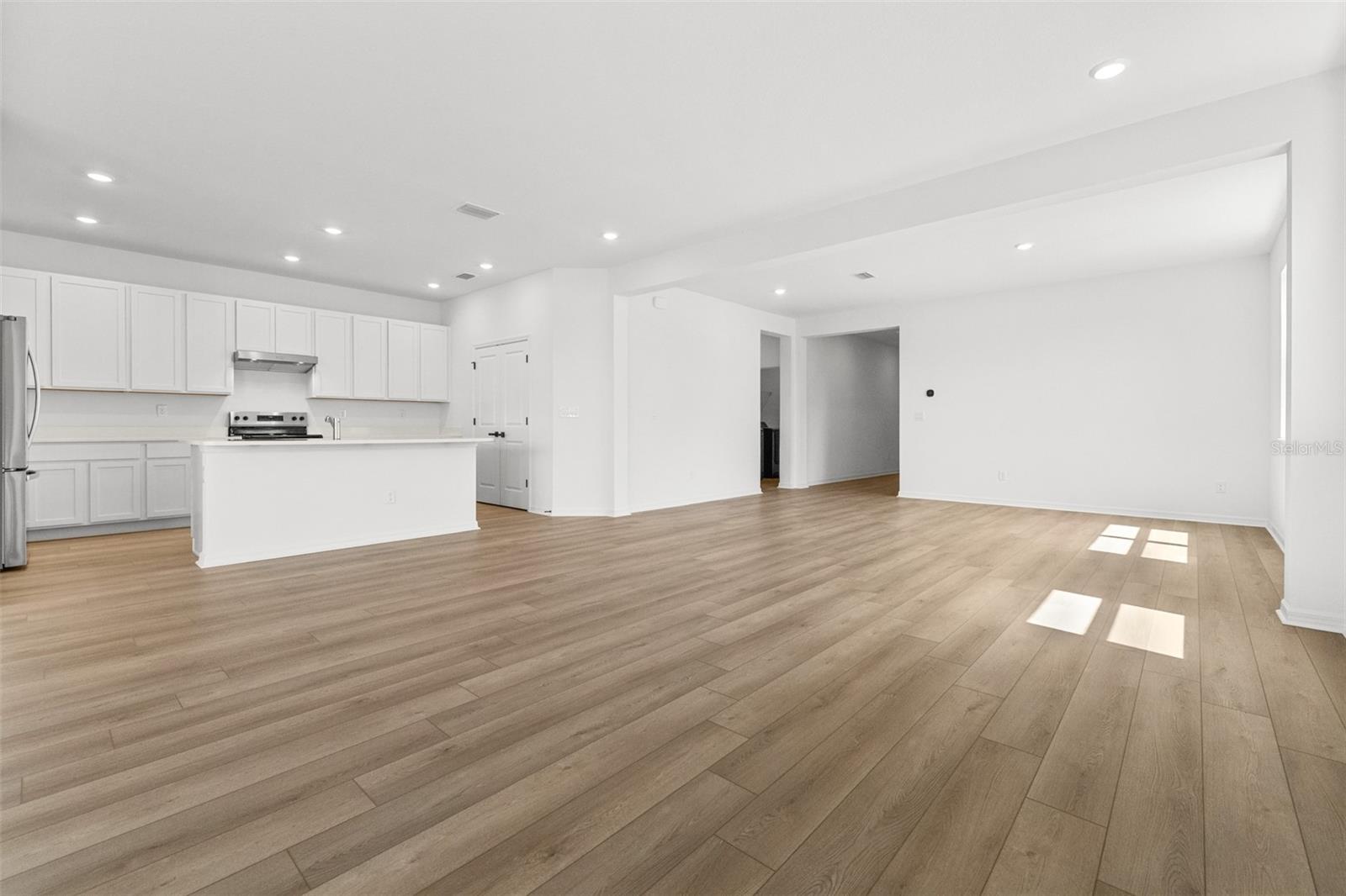 Image 13 of 49 For 29308 Kinsington Court