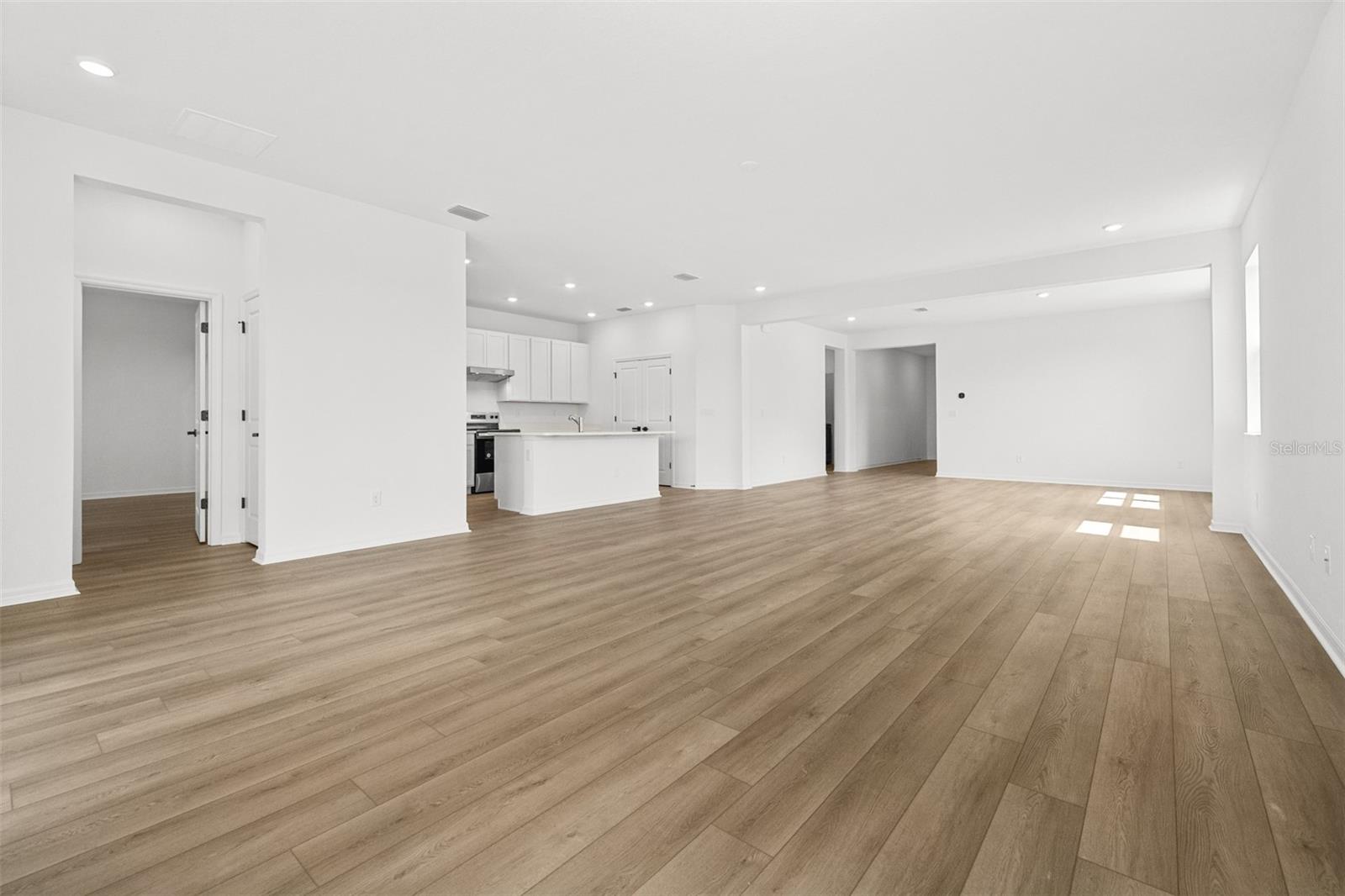 Image 14 of 49 For 29308 Kinsington Court