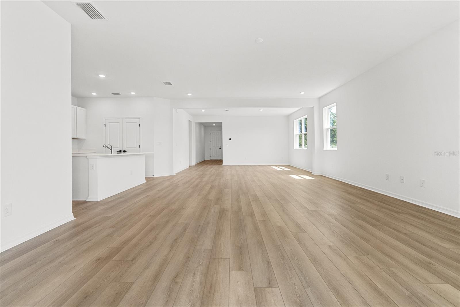 Image 15 of 49 For 29308 Kinsington Court