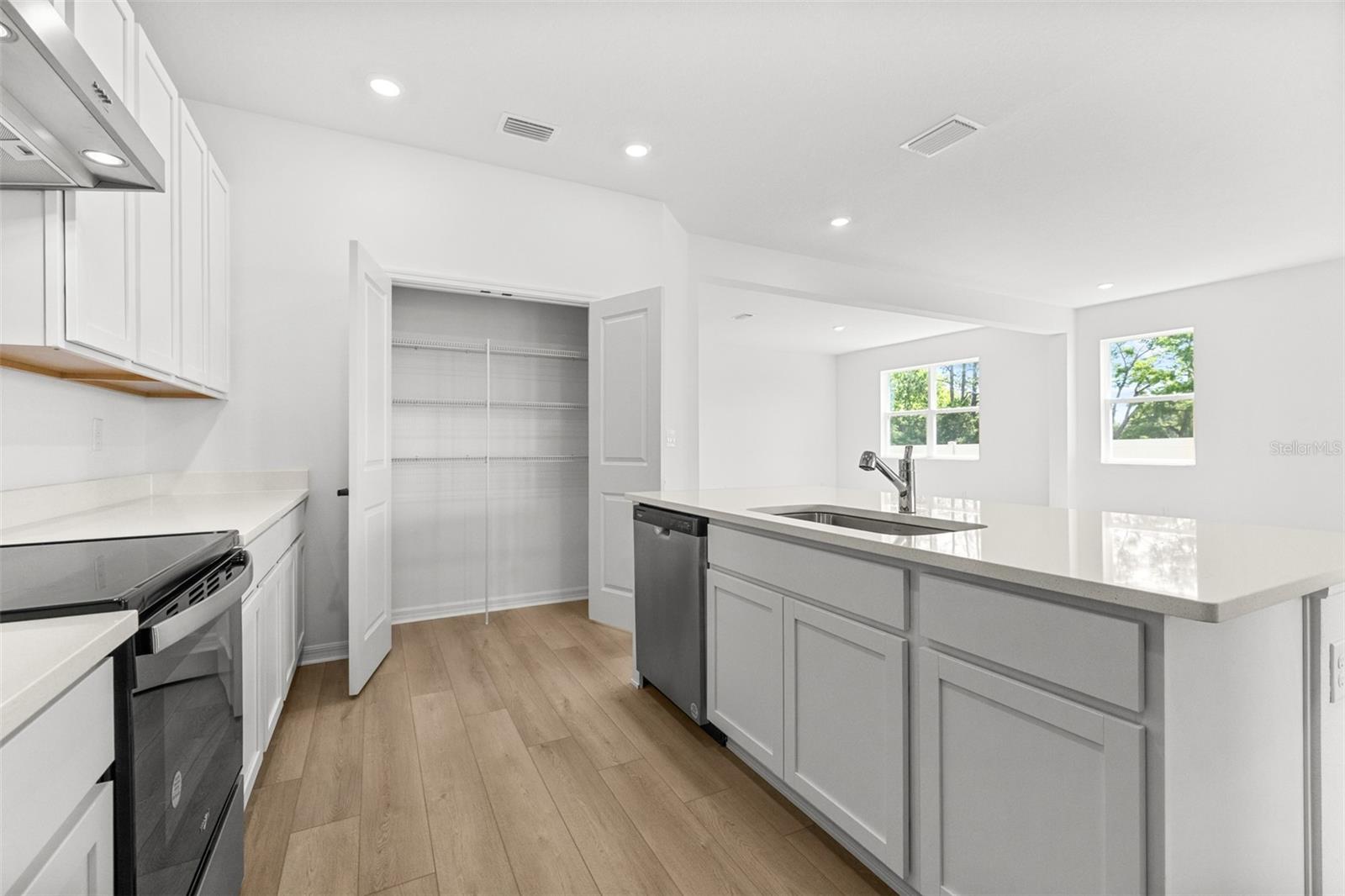 Image 20 of 49 For 29308 Kinsington Court