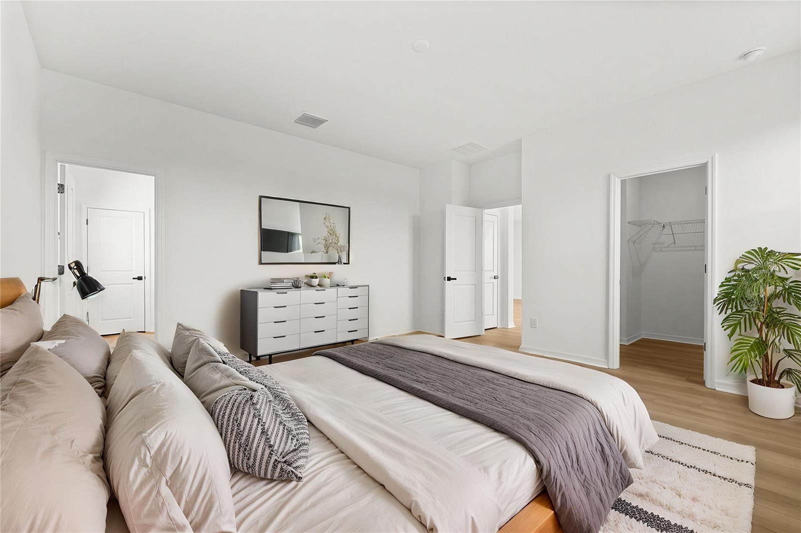 Image 21 of 49 For 29308 Kinsington Court