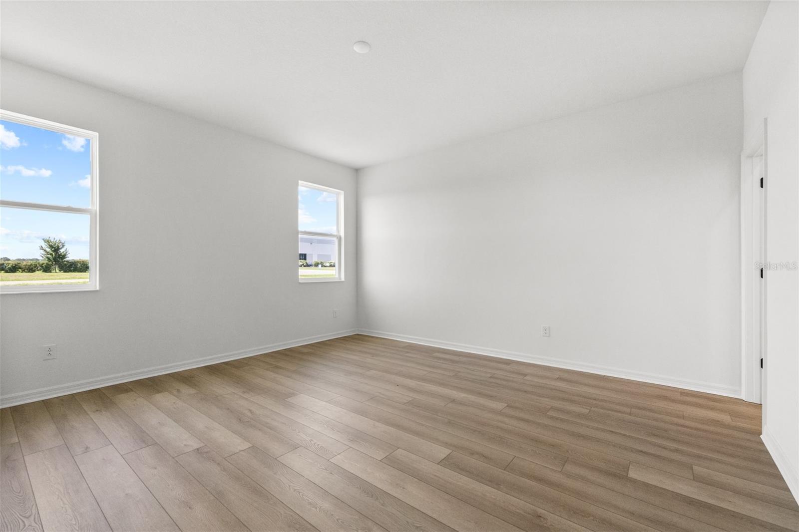 Image 22 of 49 For 29308 Kinsington Court
