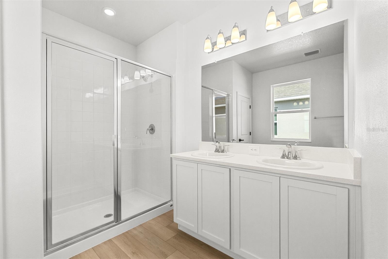 Image 25 of 49 For 29308 Kinsington Court