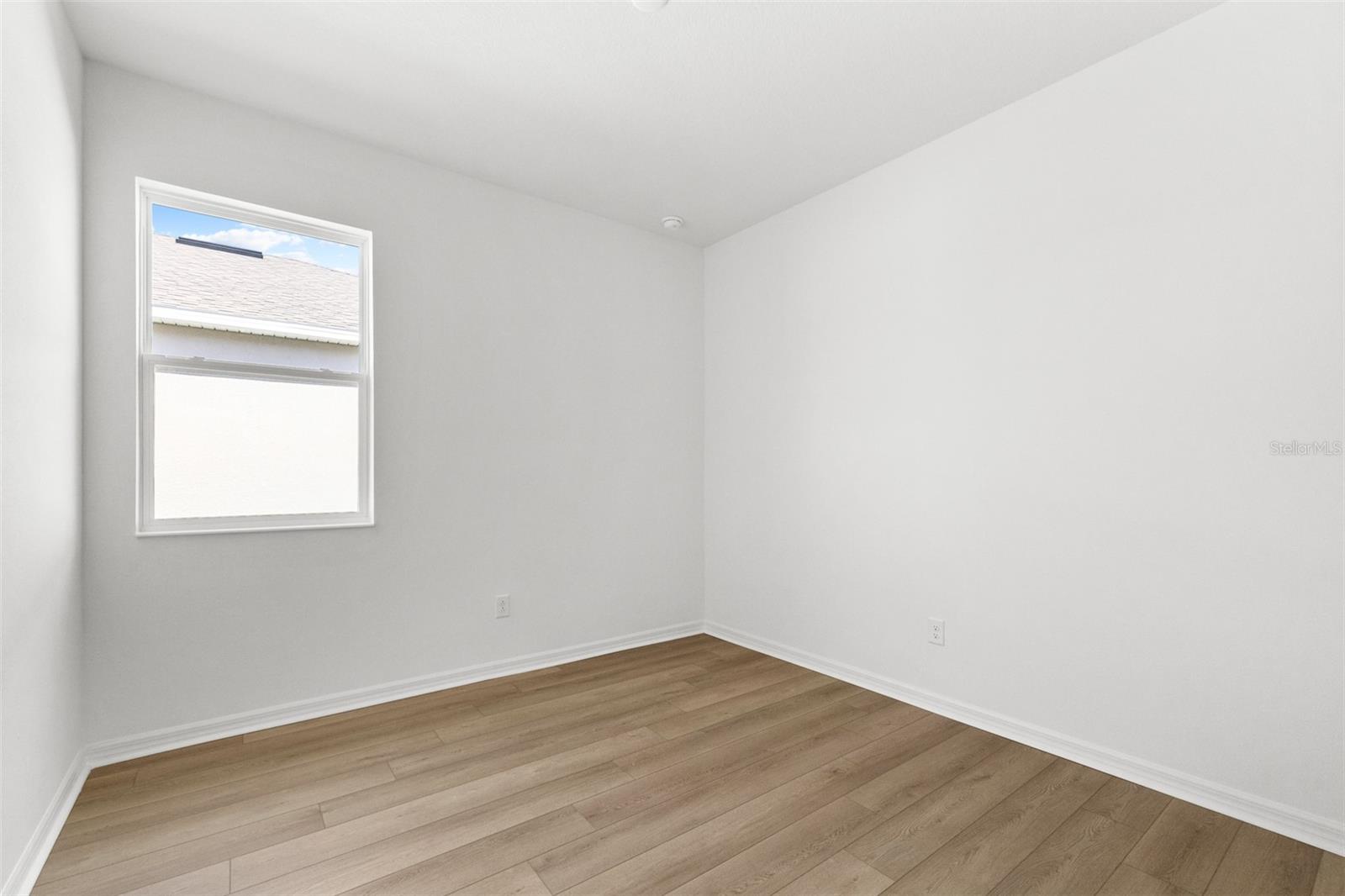 Image 33 of 49 For 29308 Kinsington Court