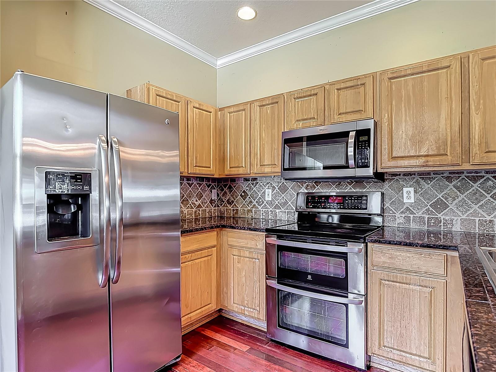 Image 17 of 73 For 8576 Sandy Beach St