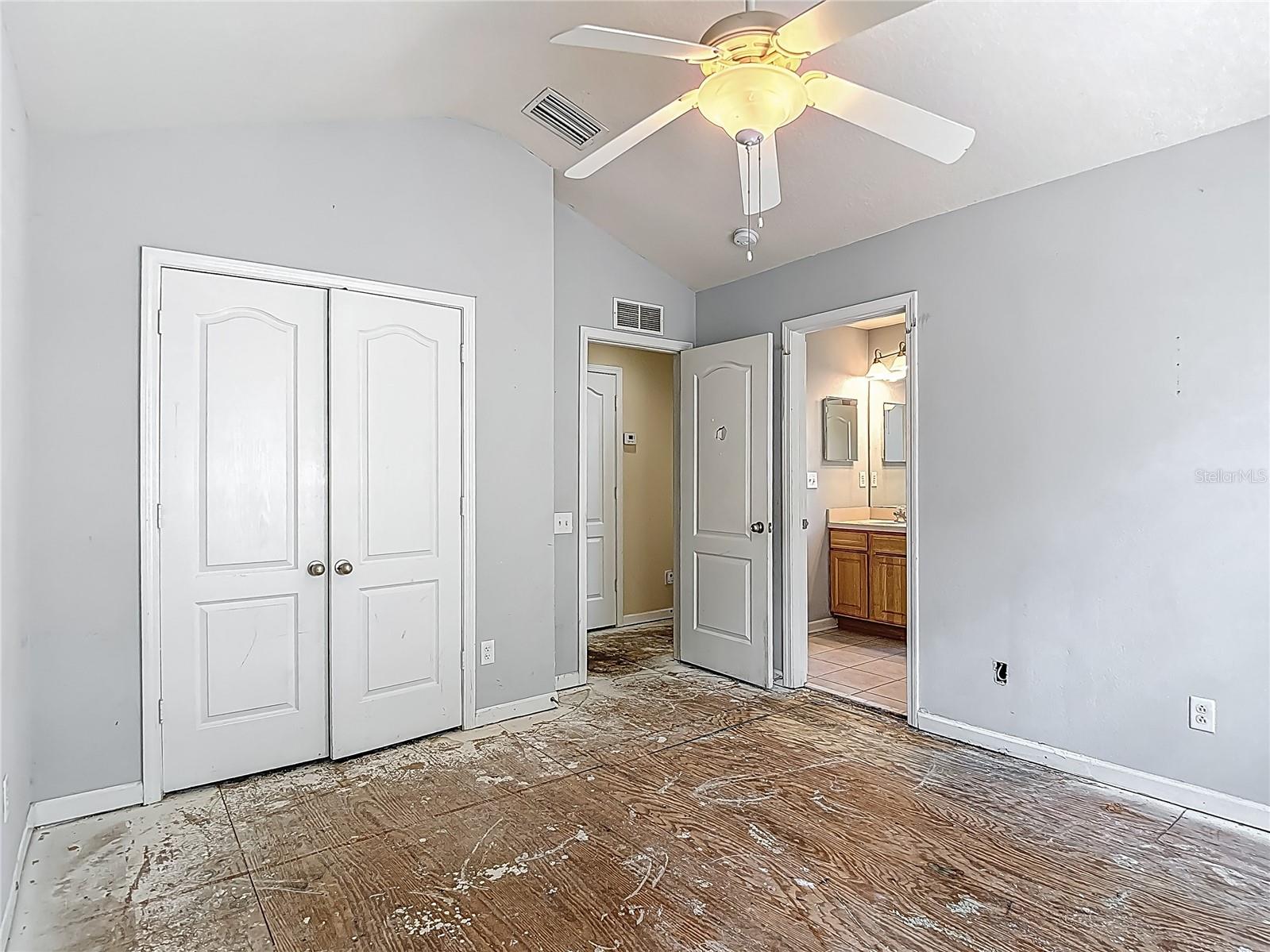 Image 28 of 73 For 8576 Sandy Beach St