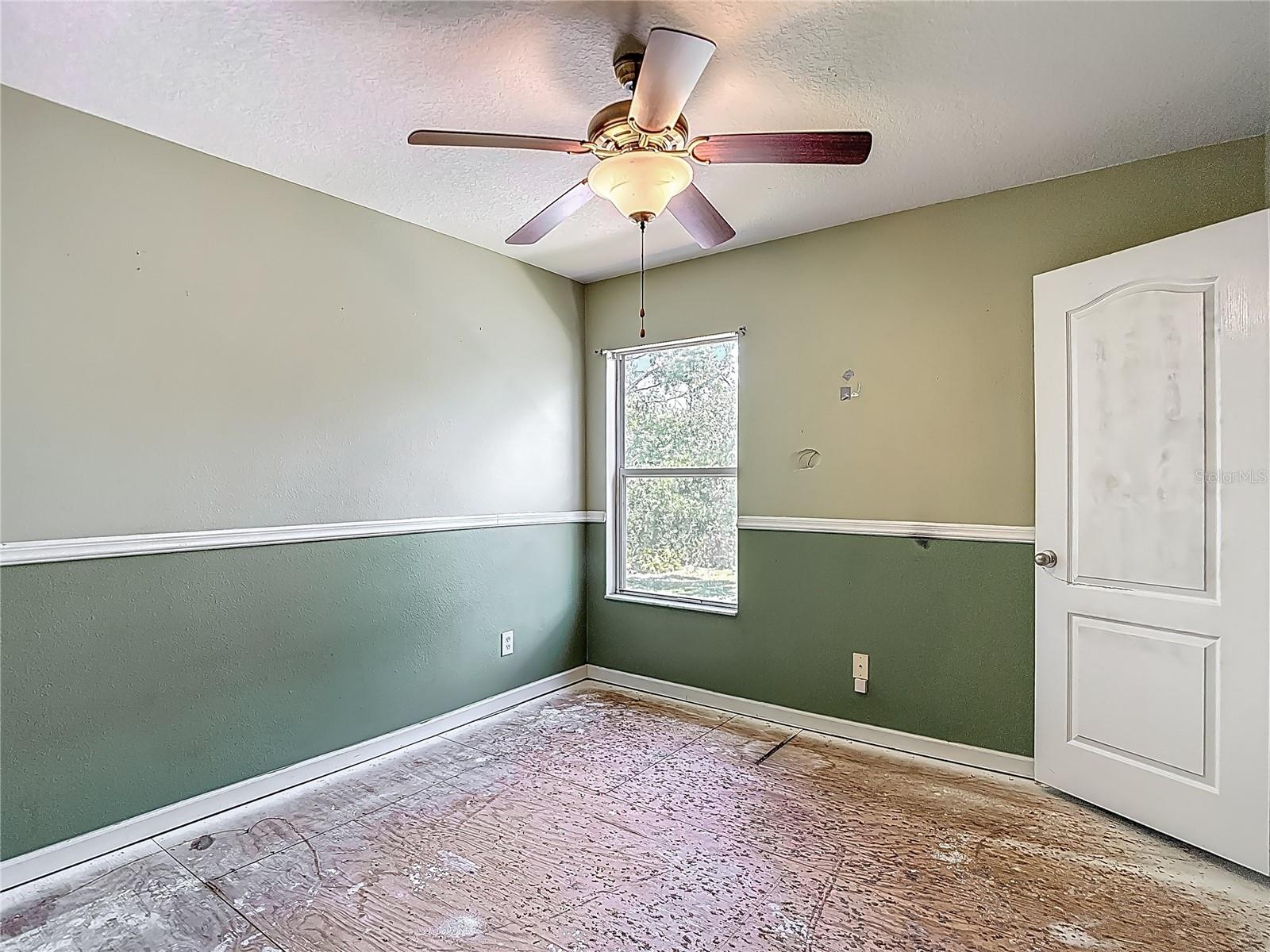 Image 32 of 73 For 8576 Sandy Beach St