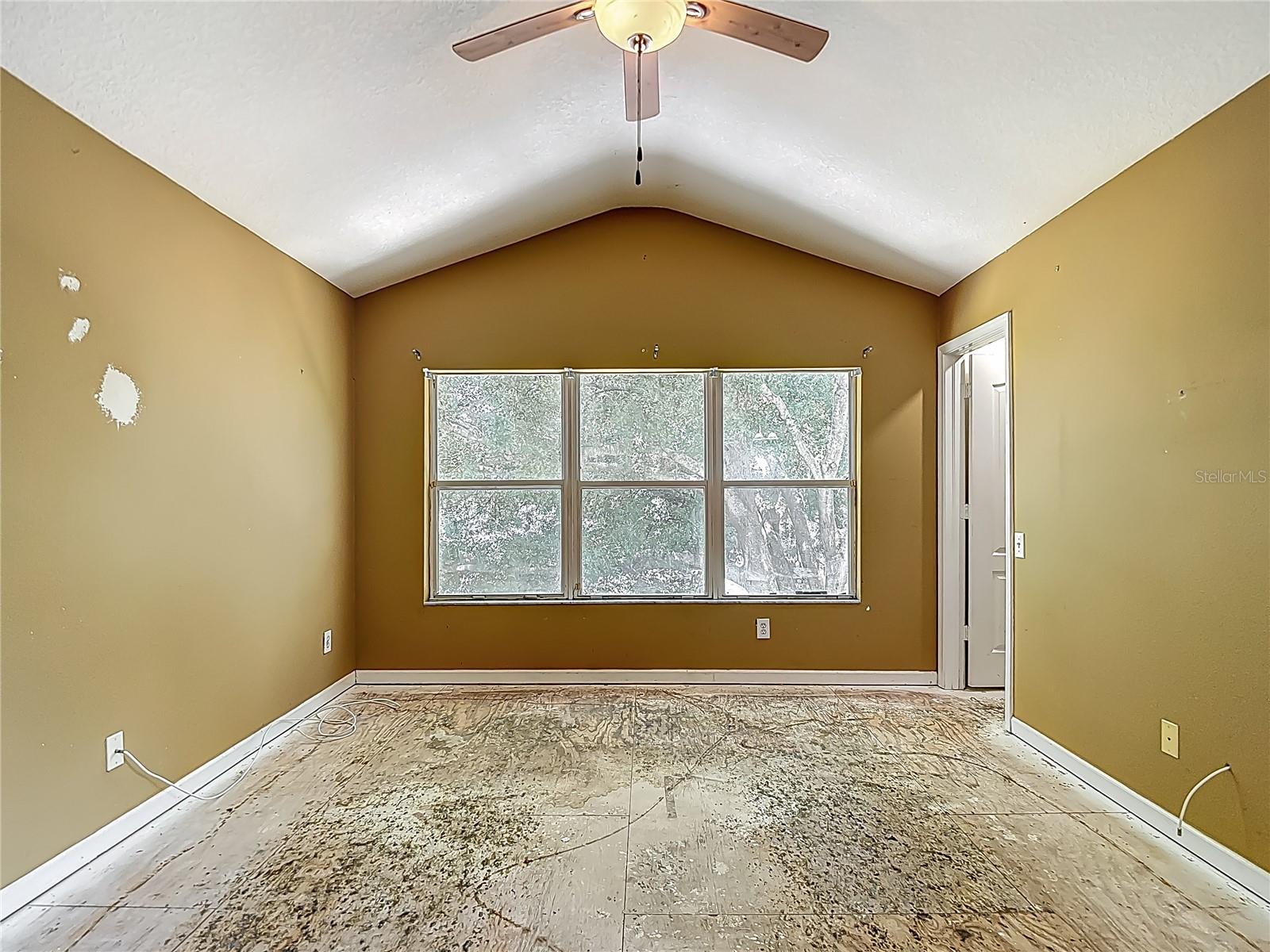 Image 38 of 73 For 8576 Sandy Beach St