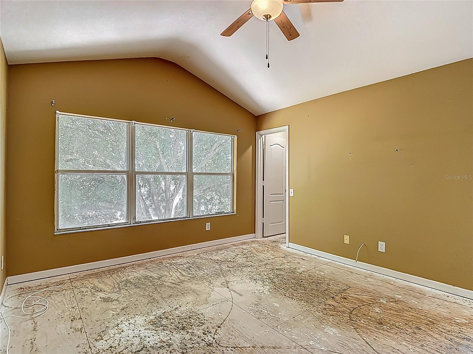 Image 39 of 73 For 8576 Sandy Beach St