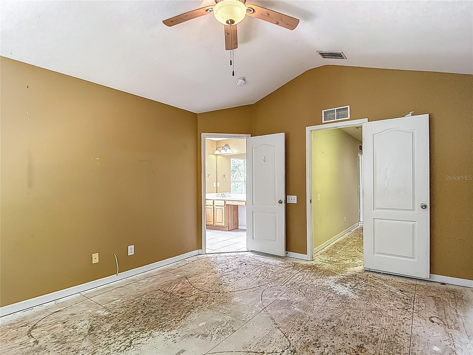 Image 40 of 73 For 8576 Sandy Beach St