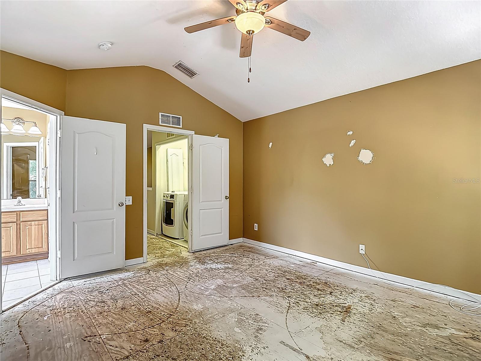 Image 41 of 73 For 8576 Sandy Beach St