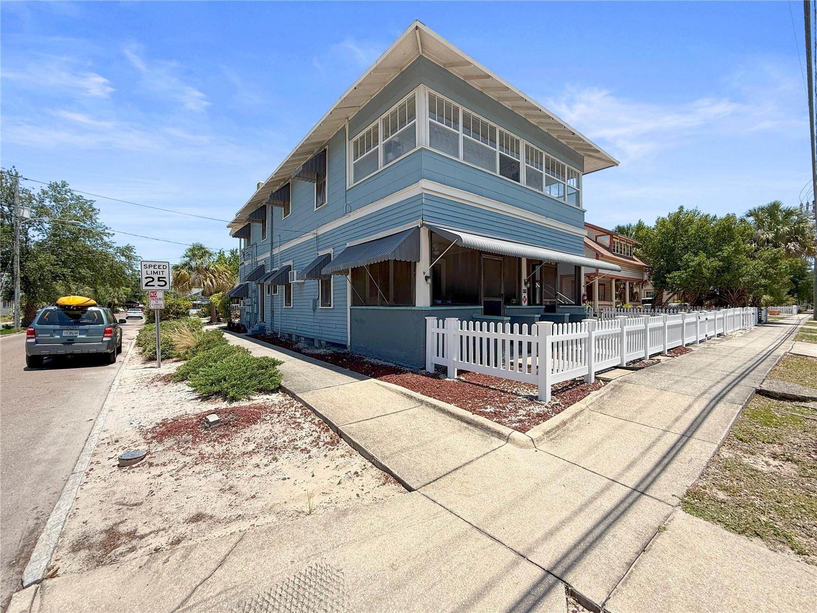 Image 16 of 18 For 471 9th Avenue N 5